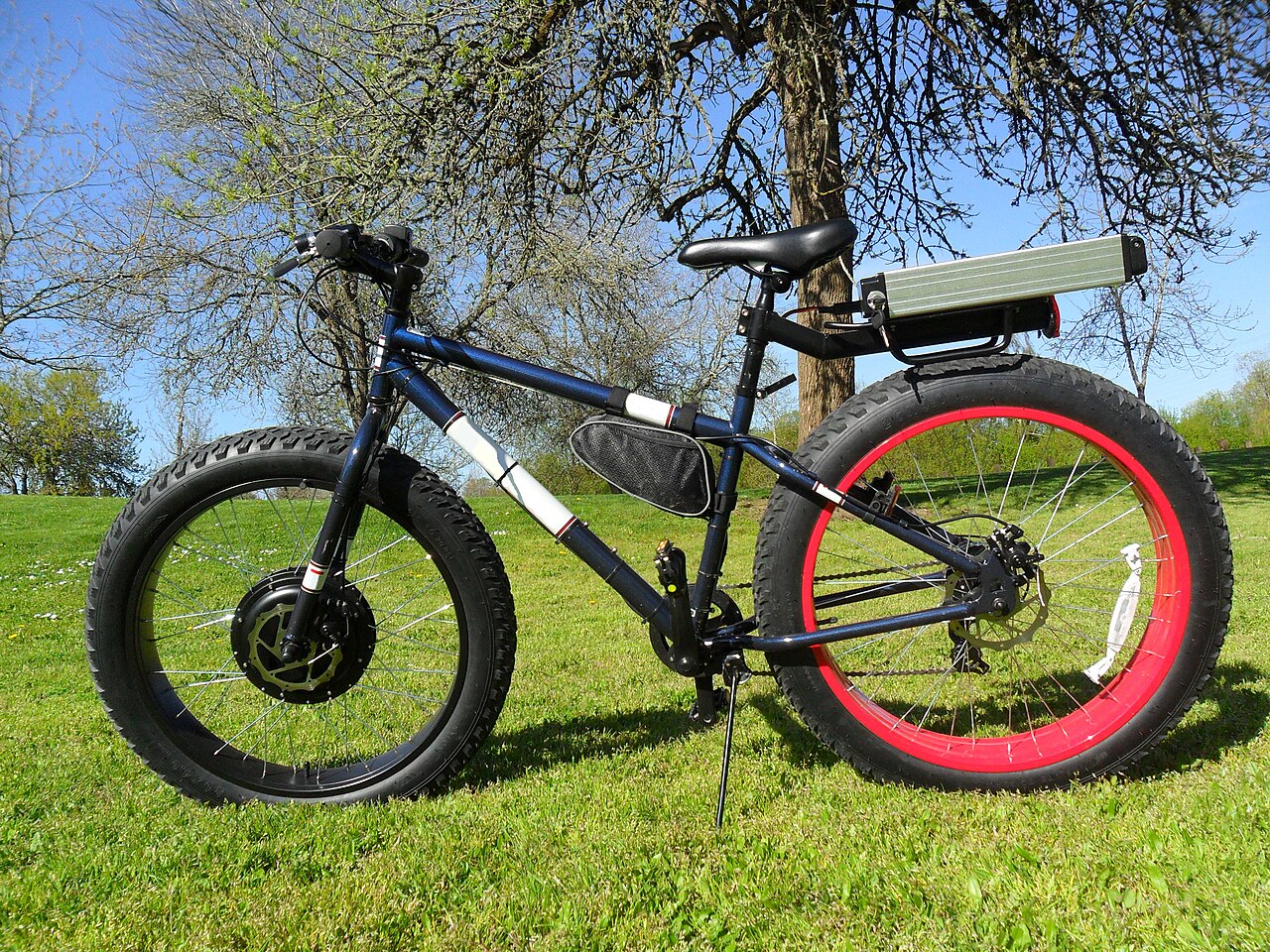 Politie zoekt fatbike-jongeren na steekincident Arnhem